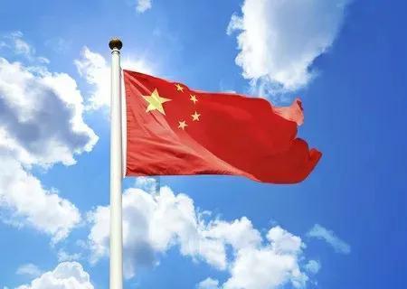 奥迪A7借给朋友，第二天被告知车被撞报废了？男子：驾驶人打电话不接 发微信不回